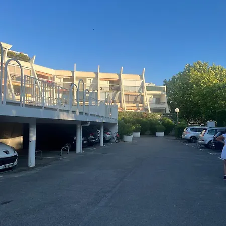 Dans Avec Piscine Proche La Grande-Motte