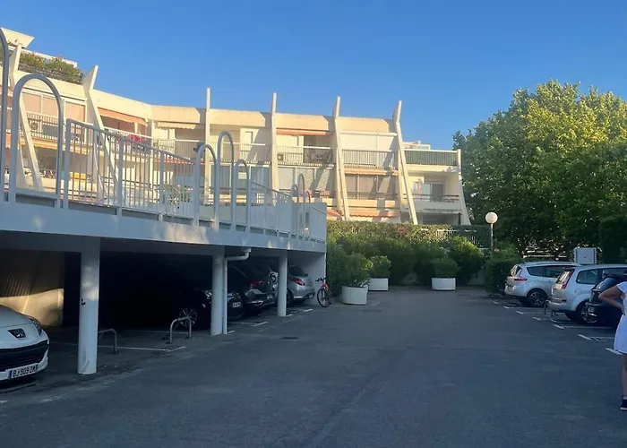 Dans Avec Piscine Proche La Grande-Motte