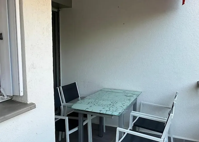 Dans Avec Piscine Proche Apartament *